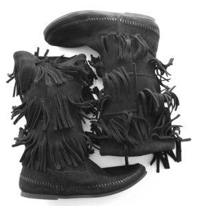 Minnetonka suede fringe boots